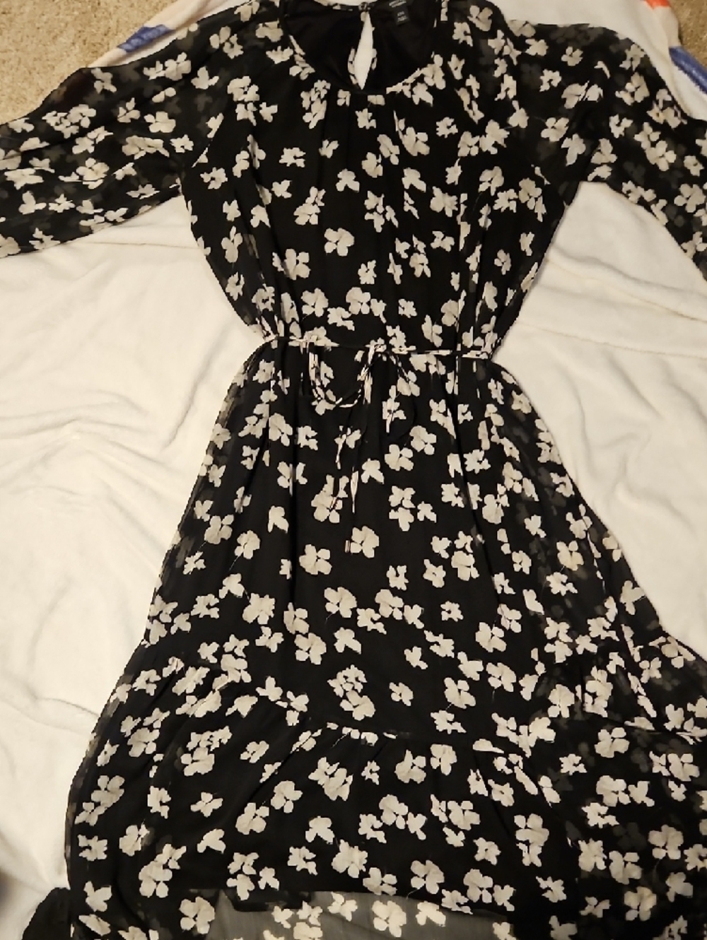 Simply Vera Vera Wang Black Maxi Dress with White Floral Print - Picture 6 of 6